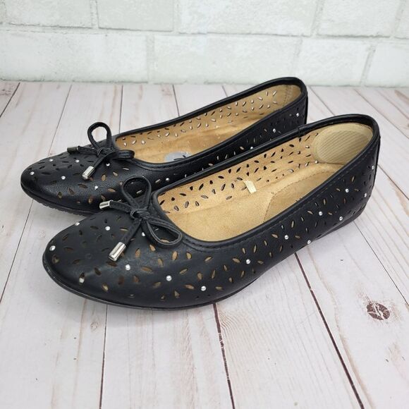 White Mountain Black Vegan Leather Eyelet Ballet Flats - Picture 1 of 5
